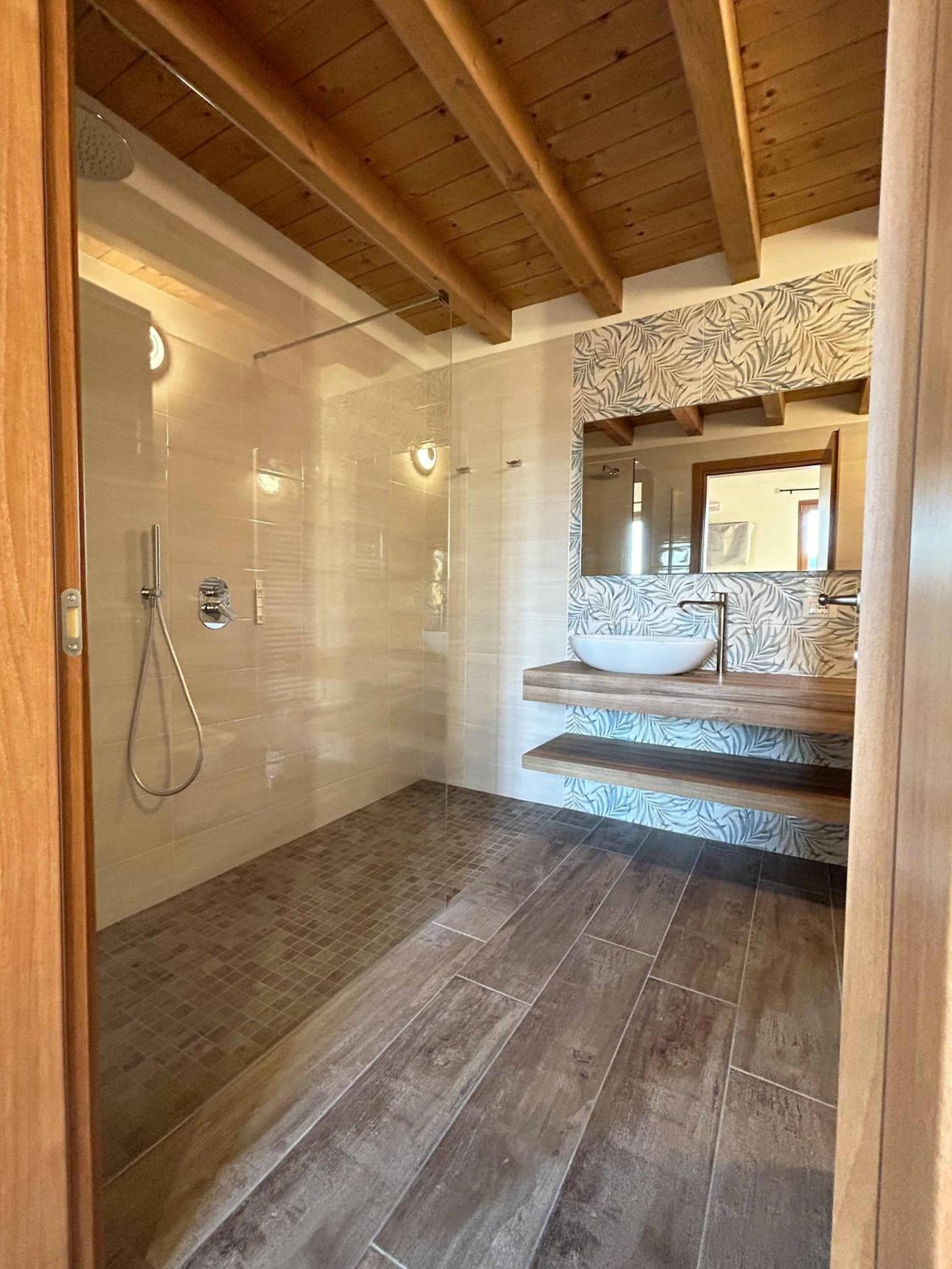 La Volpe Rossa Rooms and Apartments