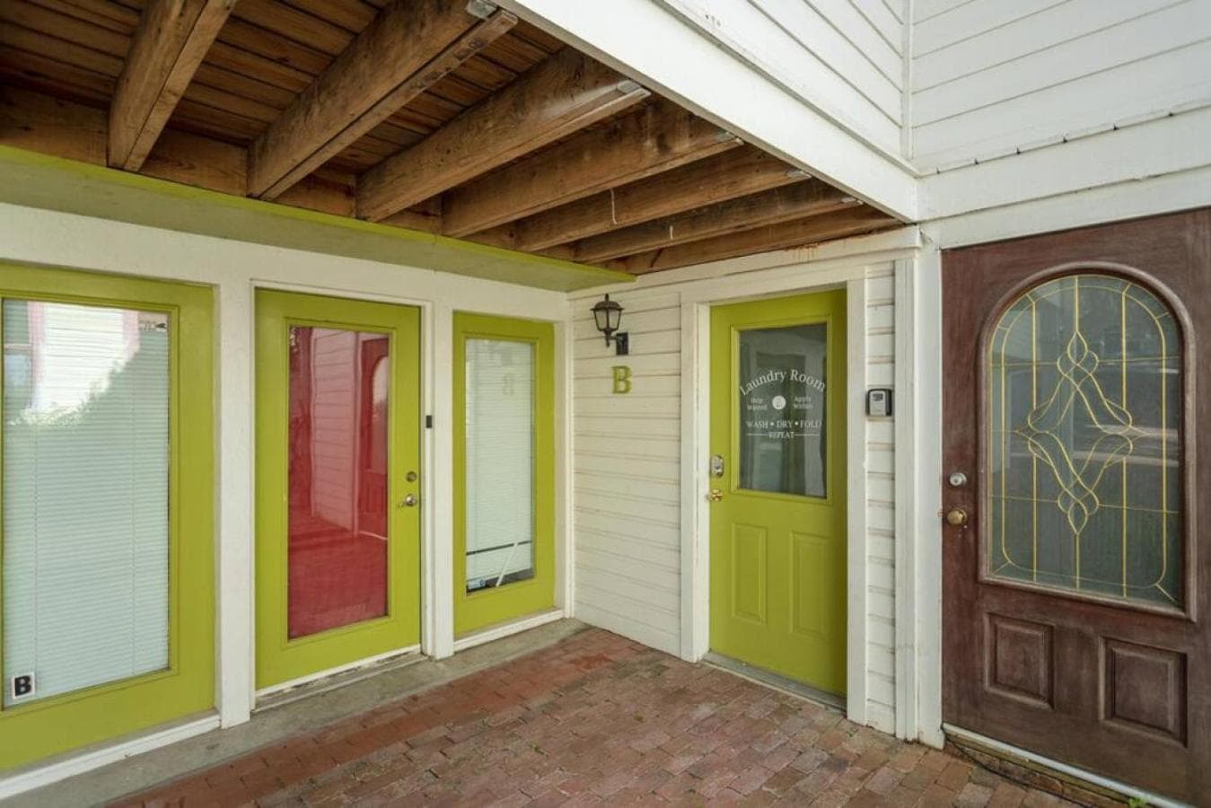 Unique Downtown 2br 2ba close to everything Apt.B