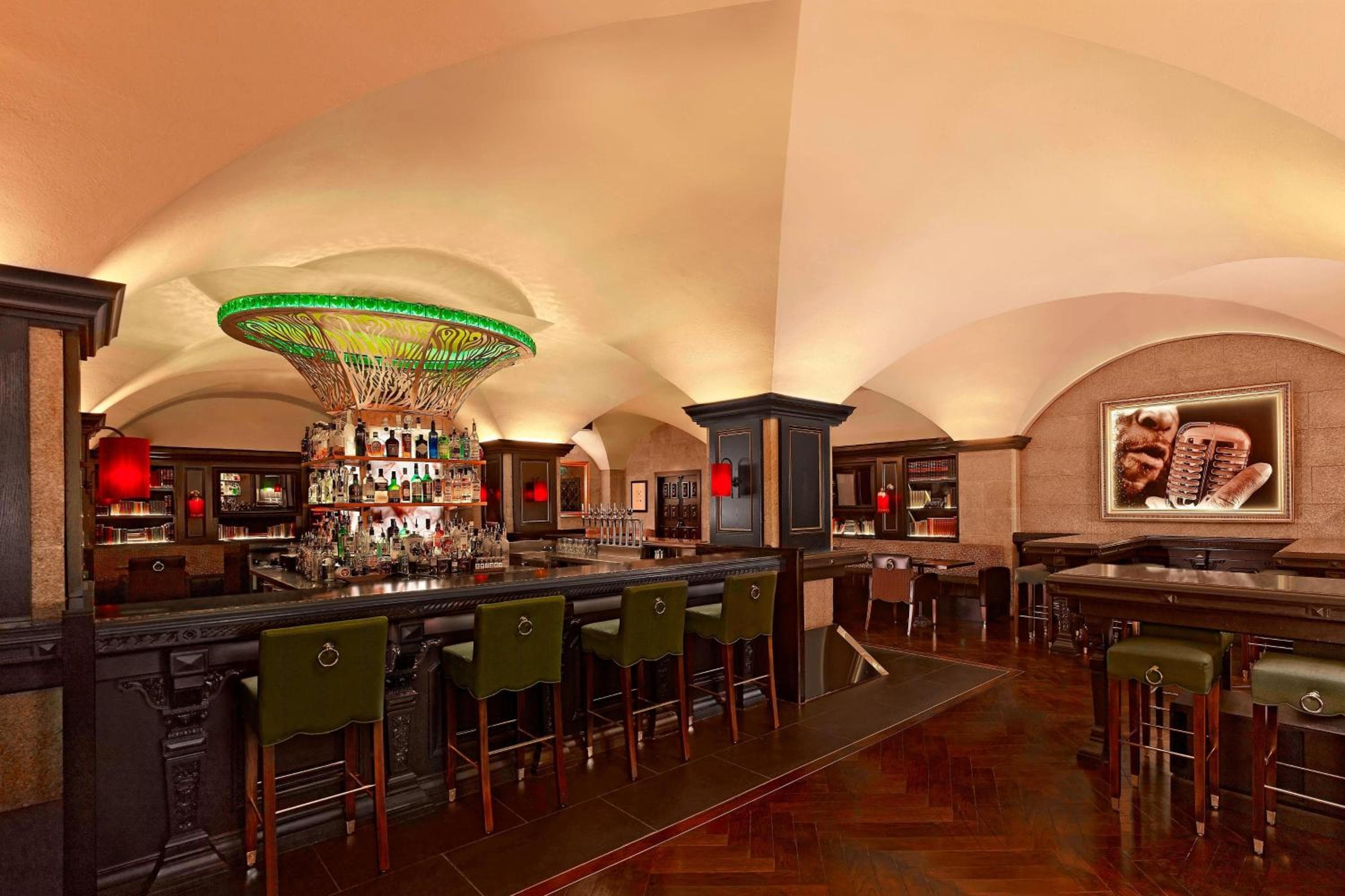 The College Green Dublin Hotel, Autograph Collection