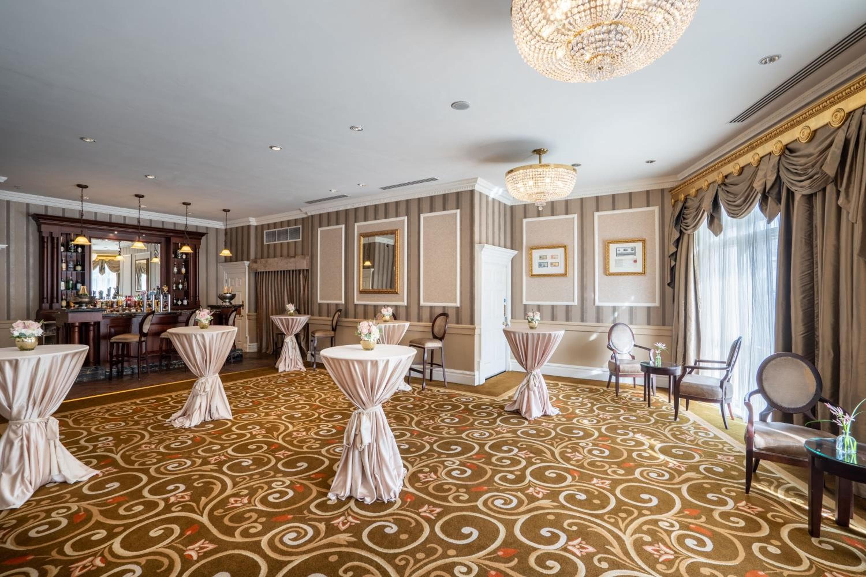 The College Green Dublin Hotel, Autograph Collection