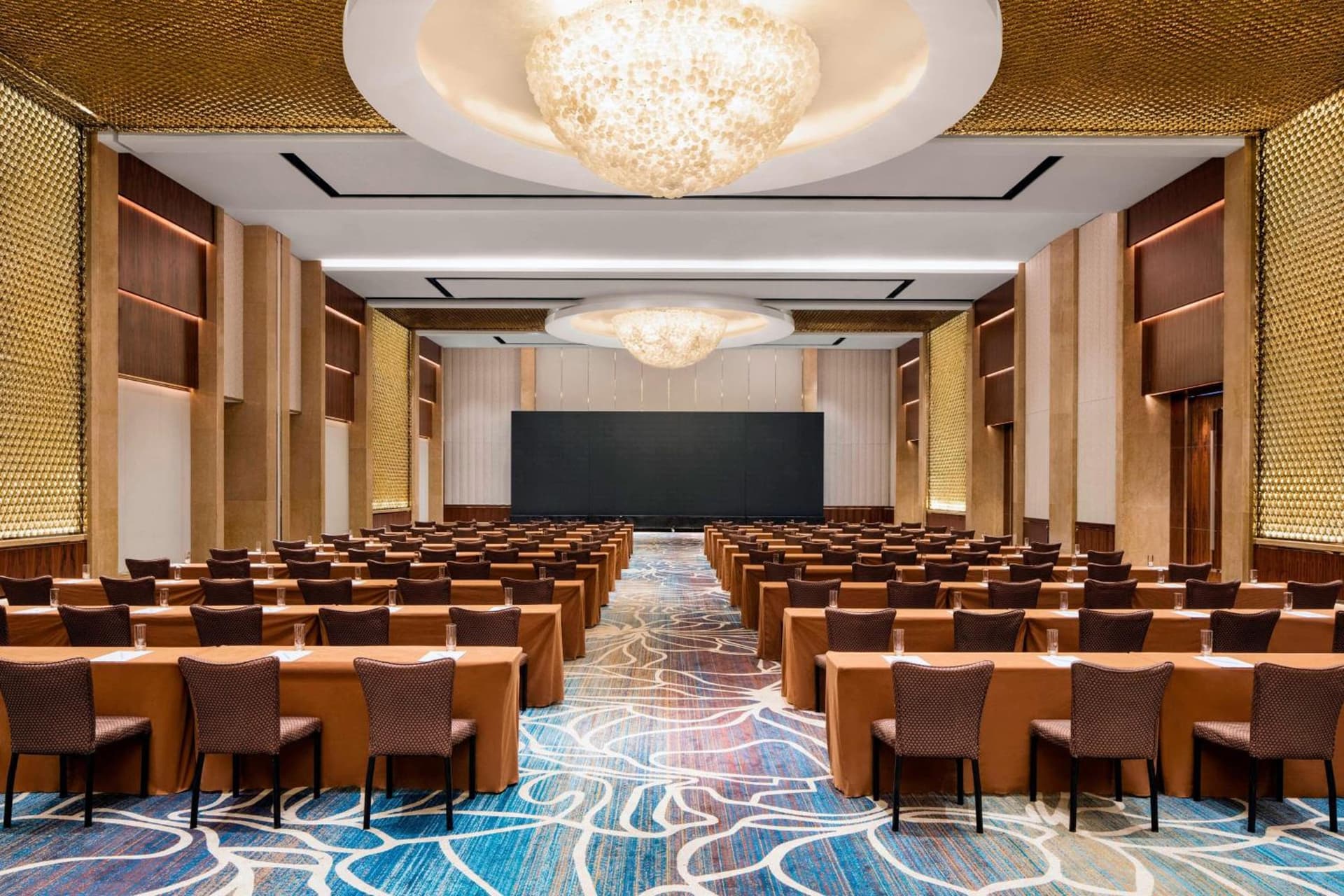 Sheraton Grand Shanghai Pudong Hotel & Residences