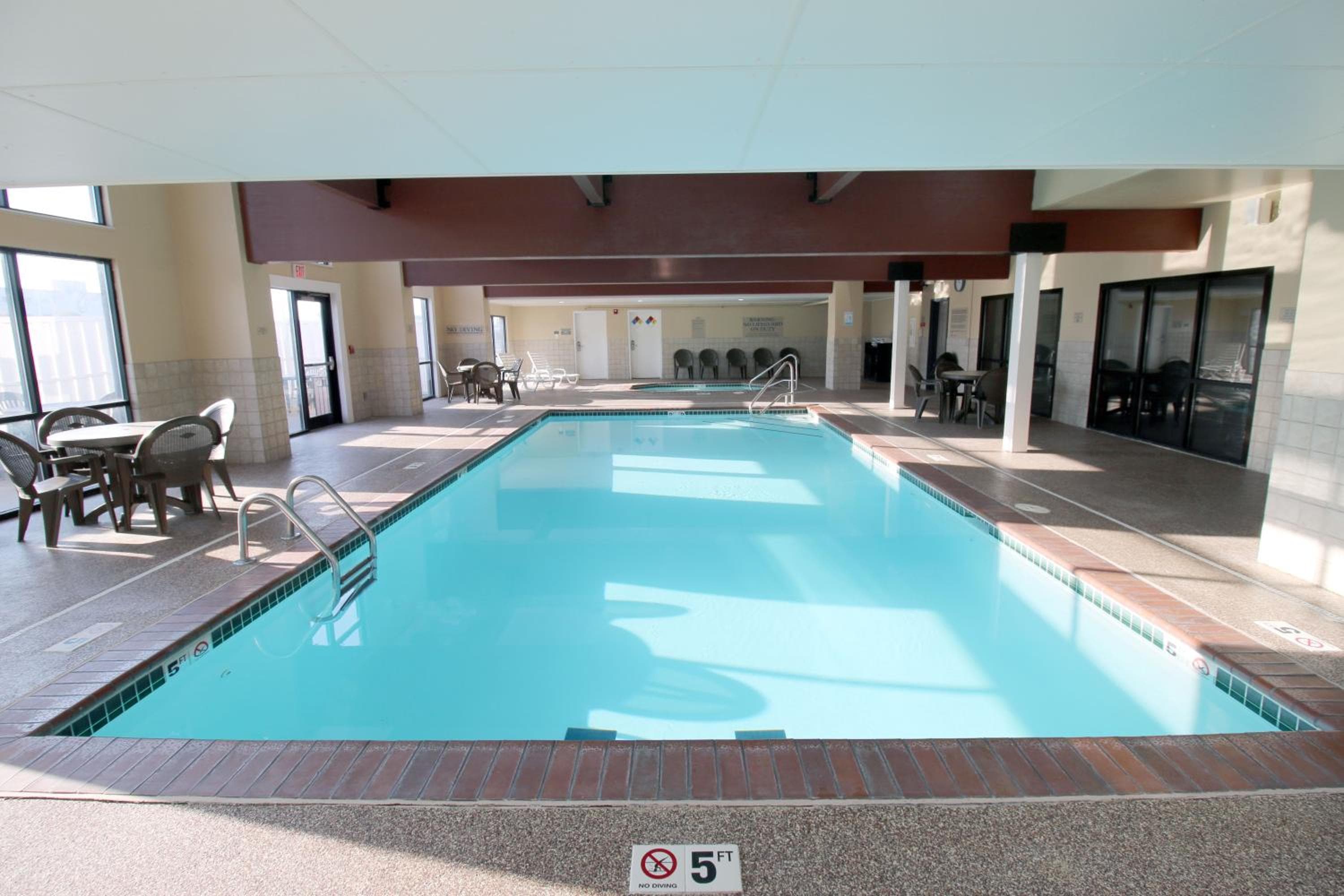 Country Inn & Suites by Radisson, Council Bluffs, IA
