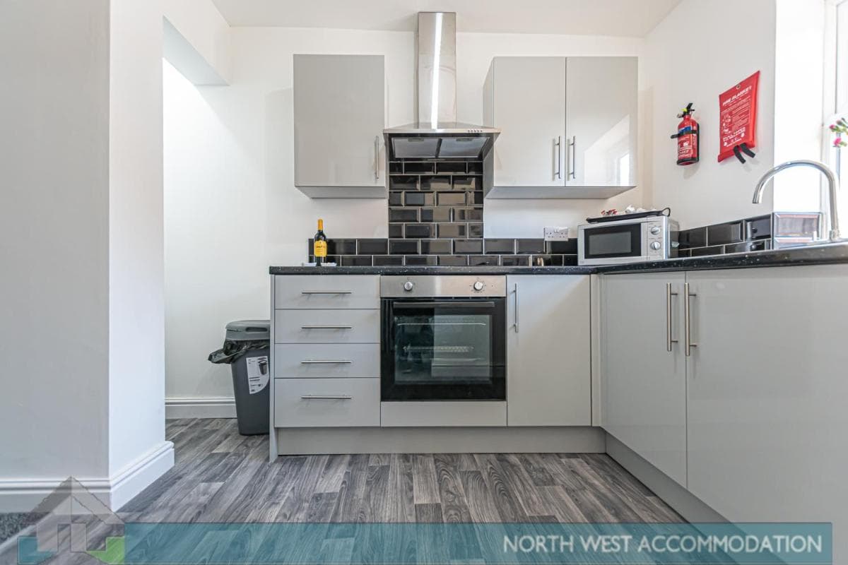 Wellfield Serviced Accommodation (Warrington)