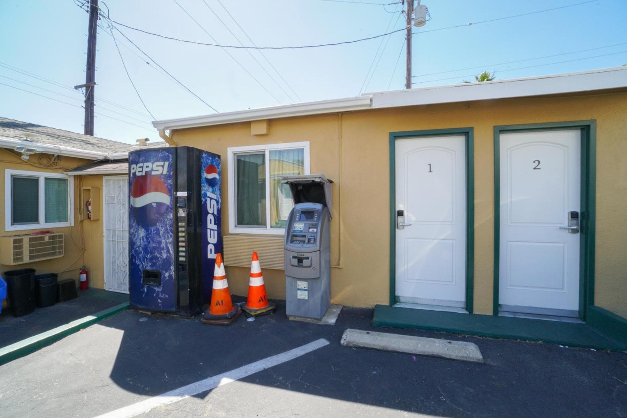 SIGNAL HILL MOTEL BEACH MOTEL