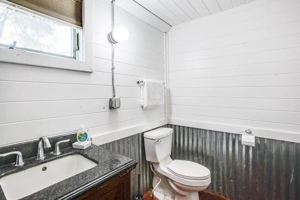 Cozy Bungalow 7 Blocks from ND Campus