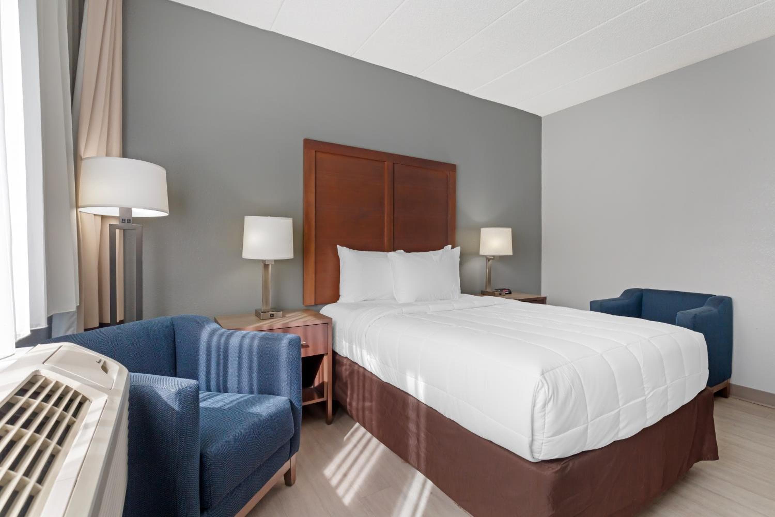 Clarion Hotel & Suites BWI Airport North