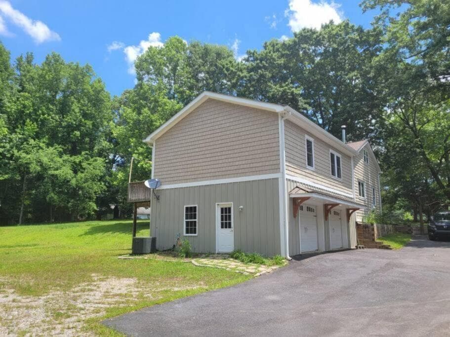 Quiet Country Farmhouse