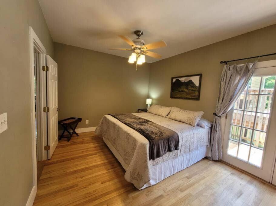 Quiet Country Farmhouse