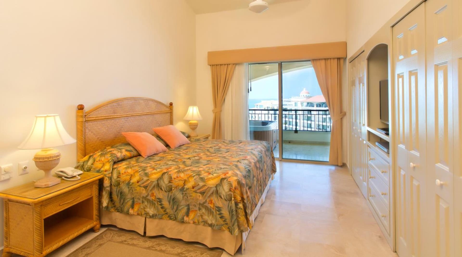 Condominios Playa Royale
