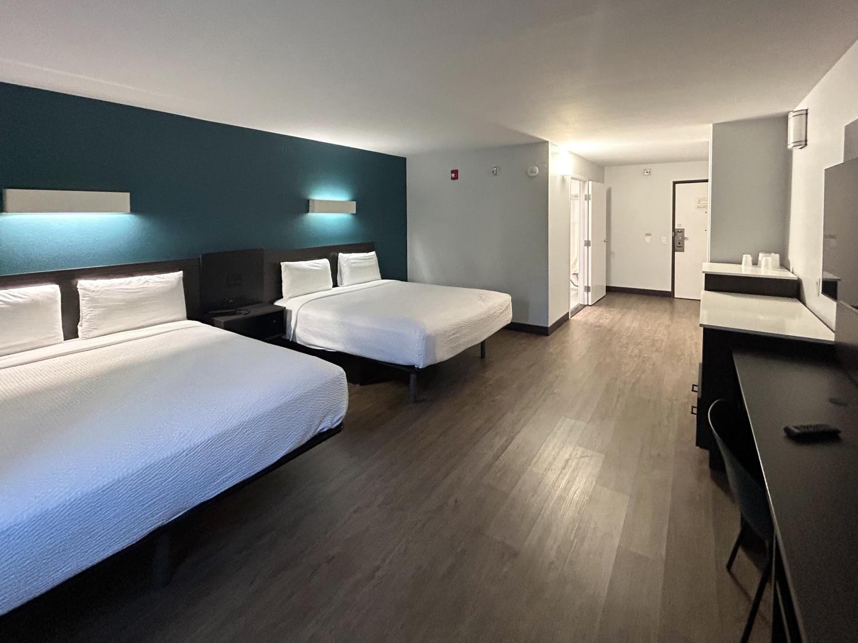 Studio 6 Suites Carson, CA