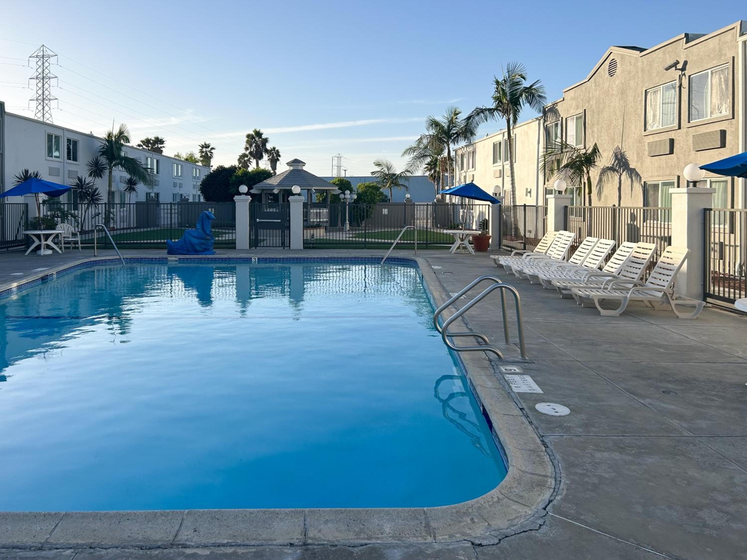 Studio 6 Suites Carson, CA