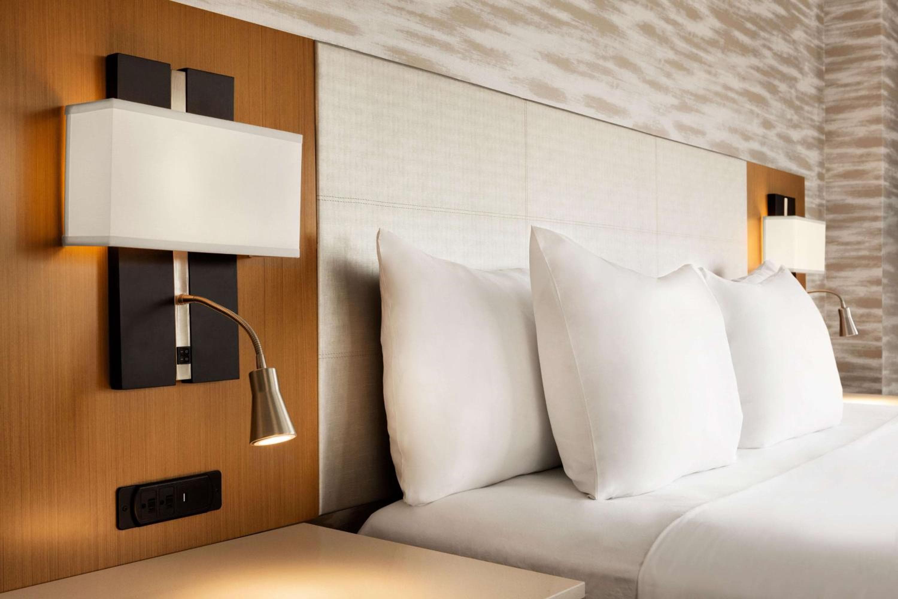 Country Inn & Suites by Radisson, Gurugram Sector 12