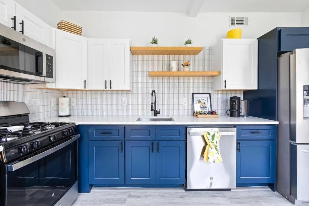 Citrus Suite - Close to Downtown, Hospital & Beaches