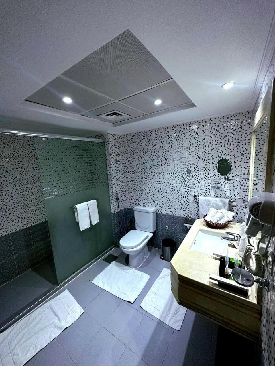 One Inn Hotel