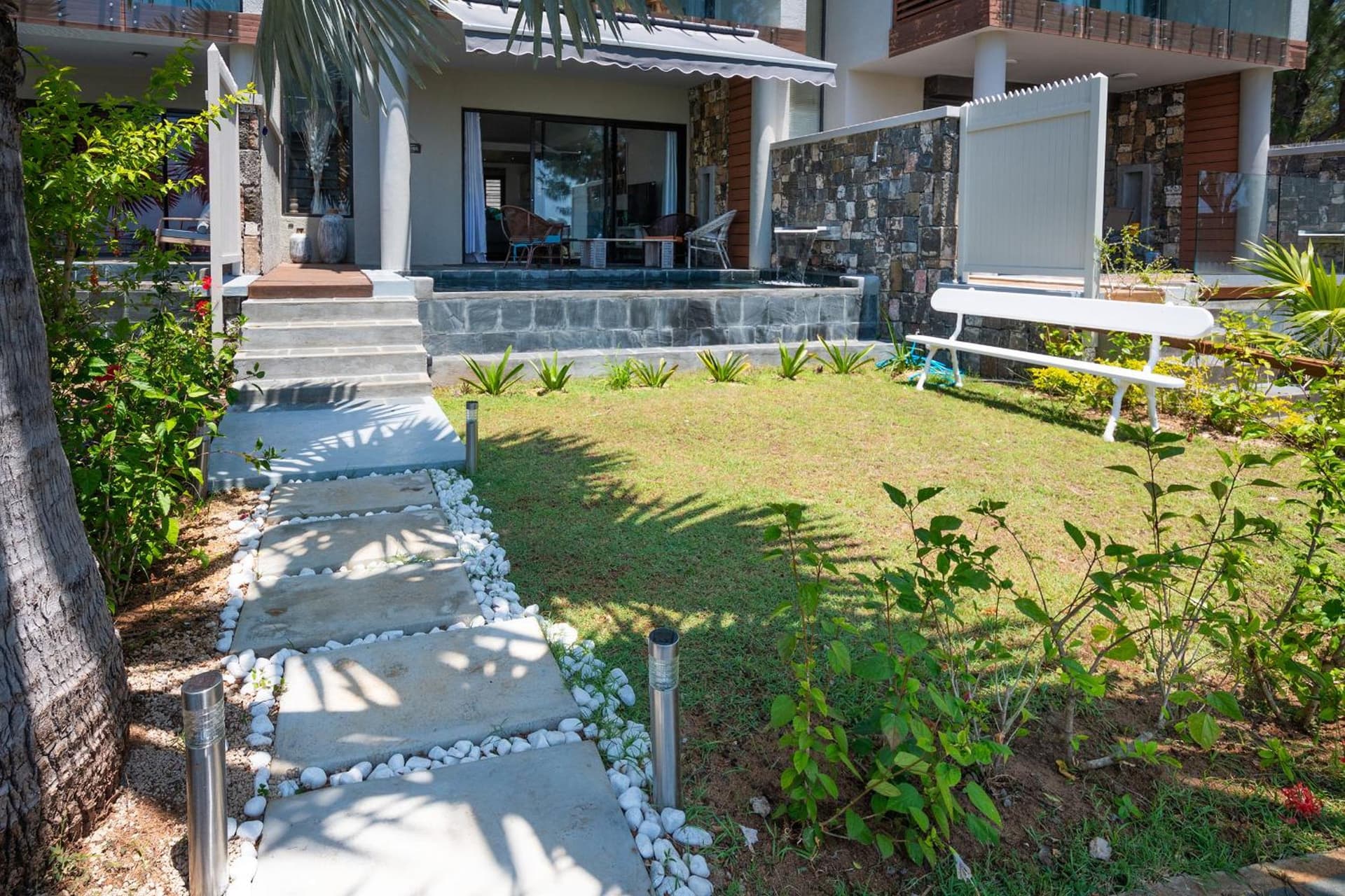 Luxury beachfront duplex, Coin de Mire view / 3Bed