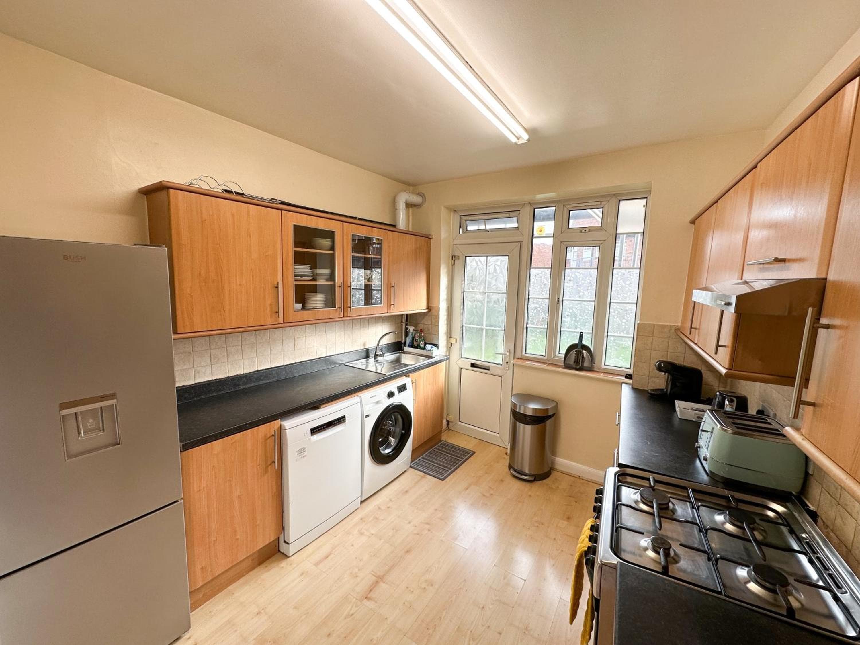 2 Bed Flat - short walk from Brent Cross Station