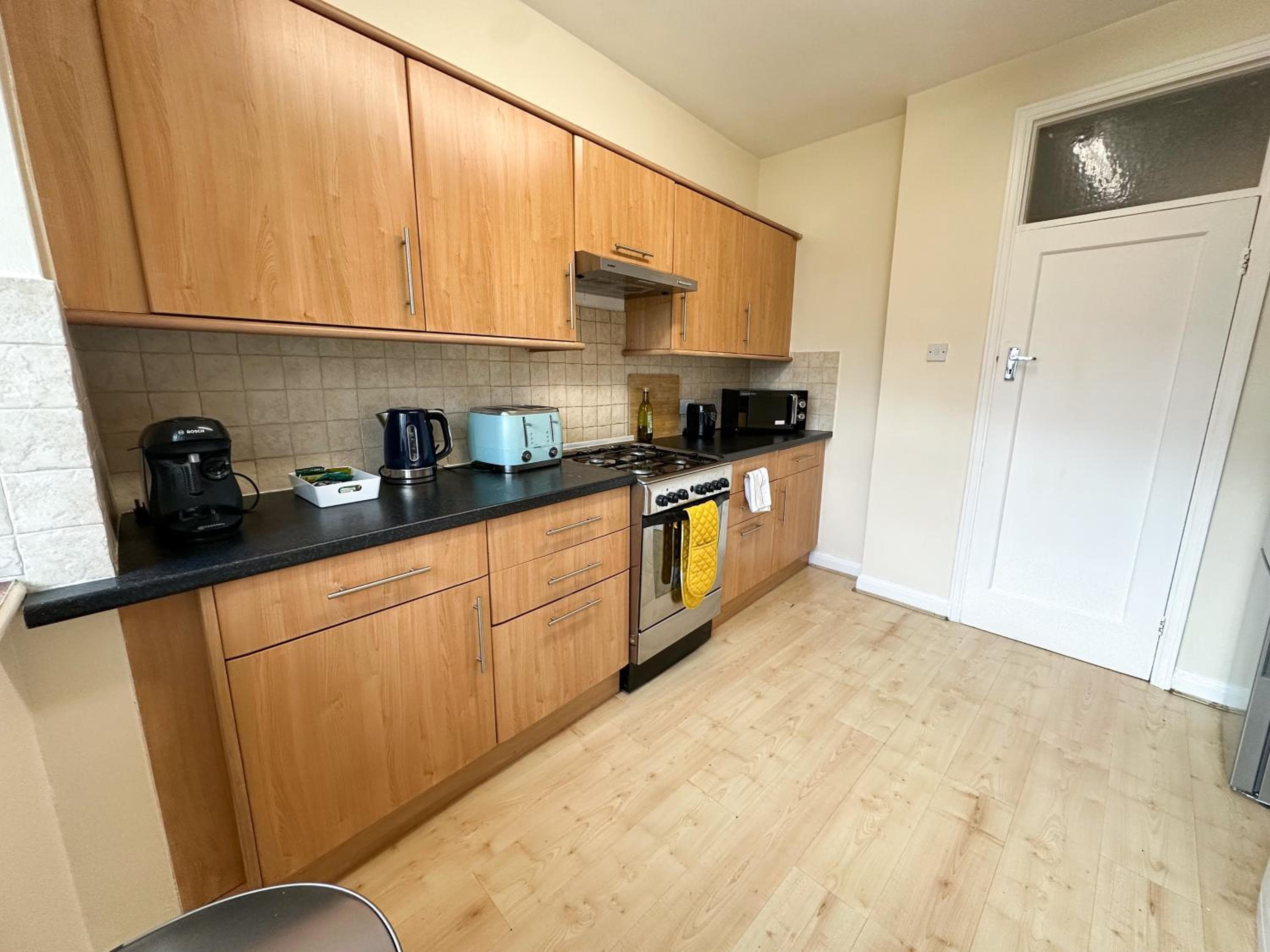 2 Bed Flat - short walk from Brent Cross Station