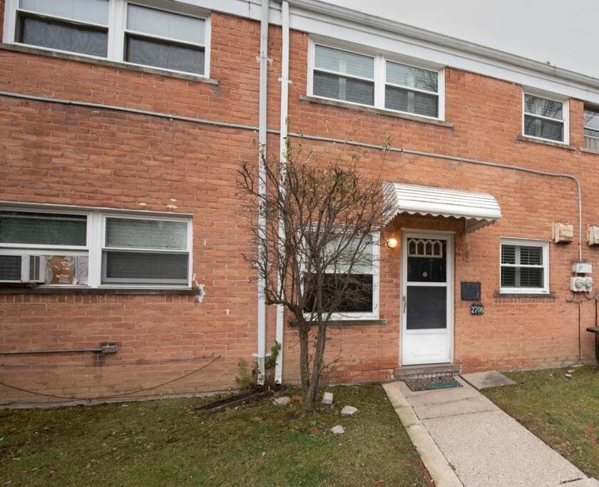 Cozy Condo in the Heart of Royal Oak