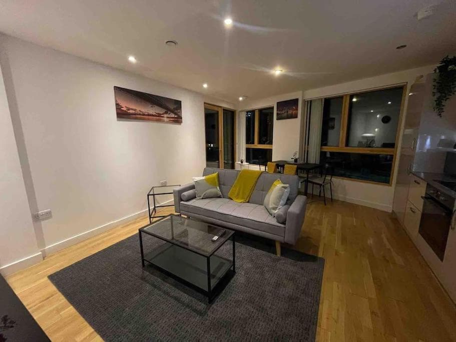 2 Bedrooms Apartment In RG Centre