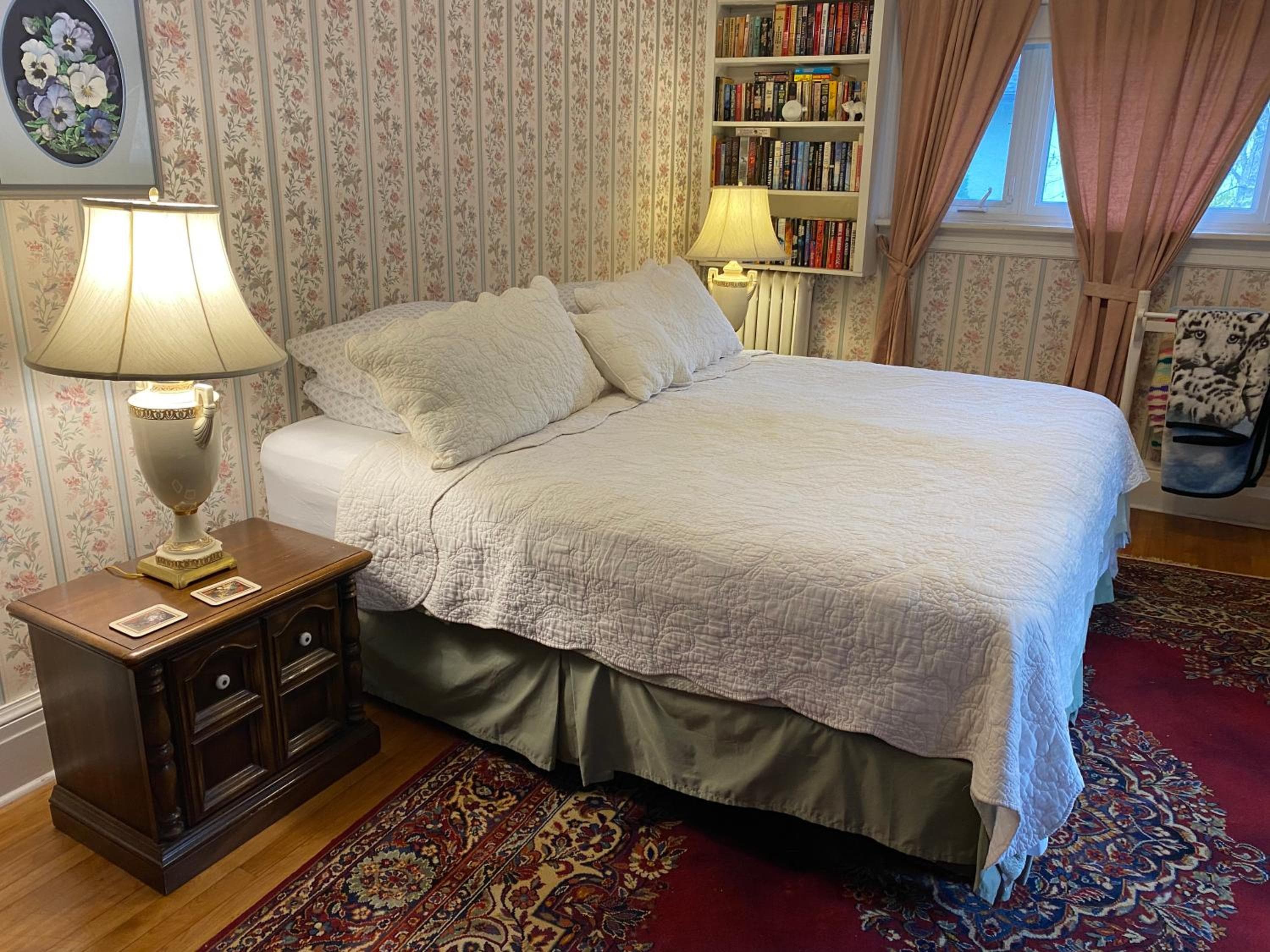 Bernard Gray Hall Bed and Breakfast
