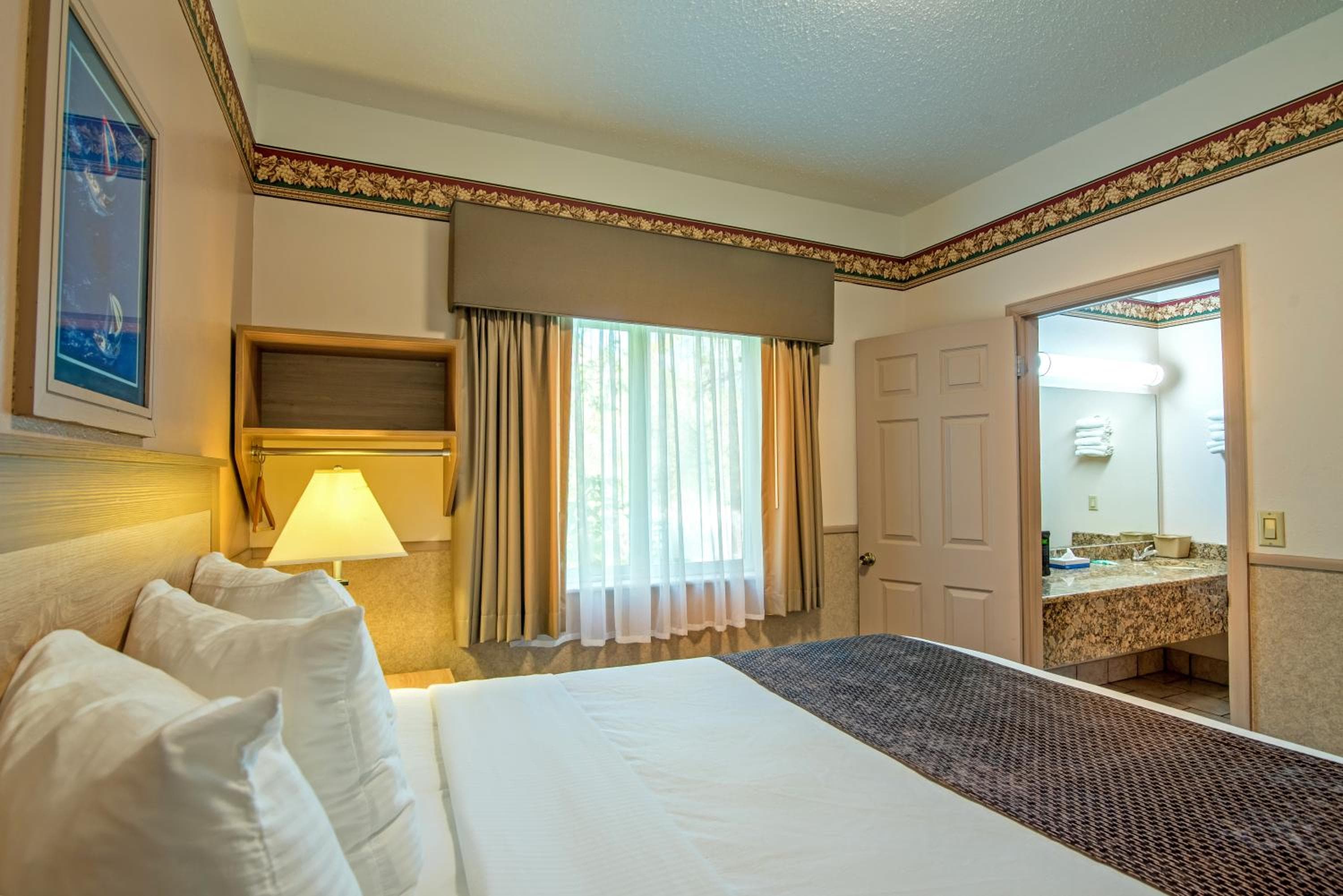 Silver Spruce Inn
