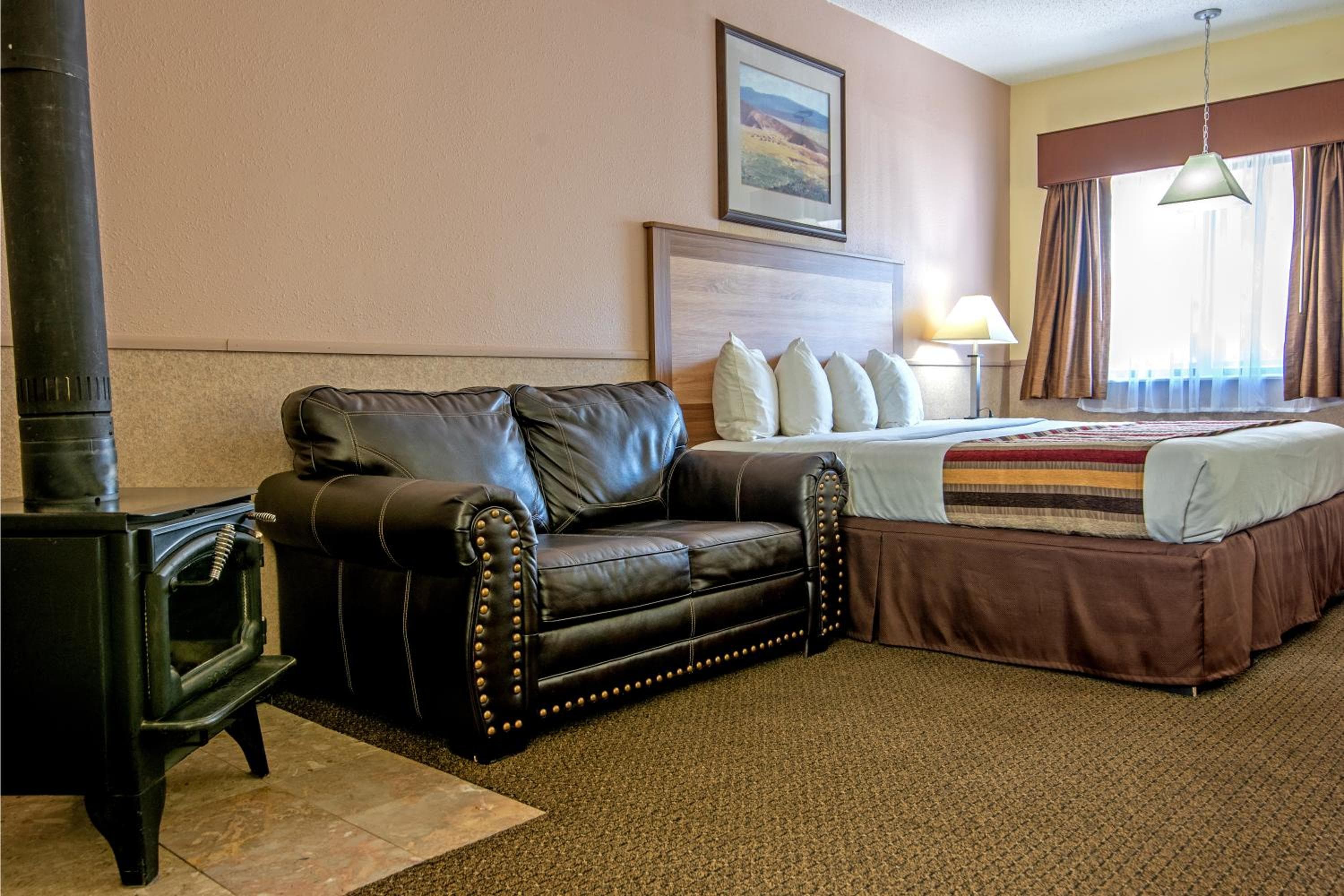 Silver Spruce Inn