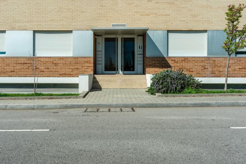 Fully Equipped 3 bed - Parking