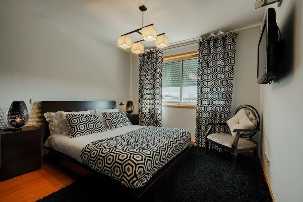 Fully Equipped 3 bed - Parking