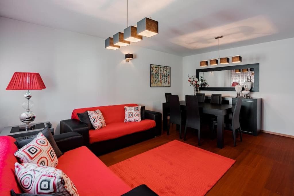 Fully Equipped 3 bed - Parking