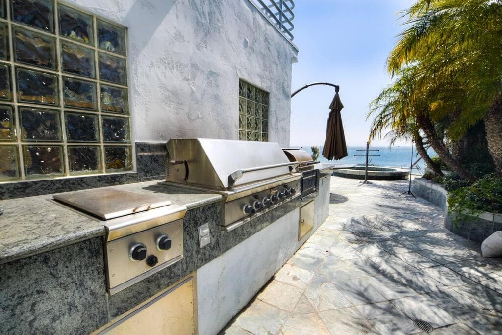 Private Beach front 4bed 4bath pool and spa house