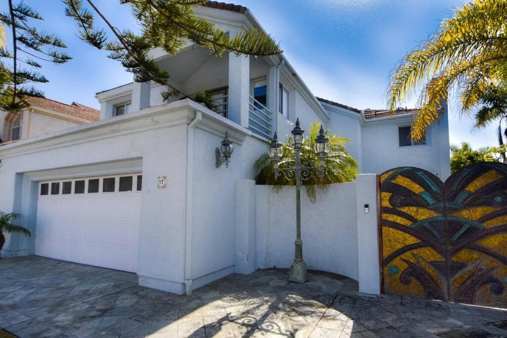 Private Beach front 4bed 4bath pool and spa house