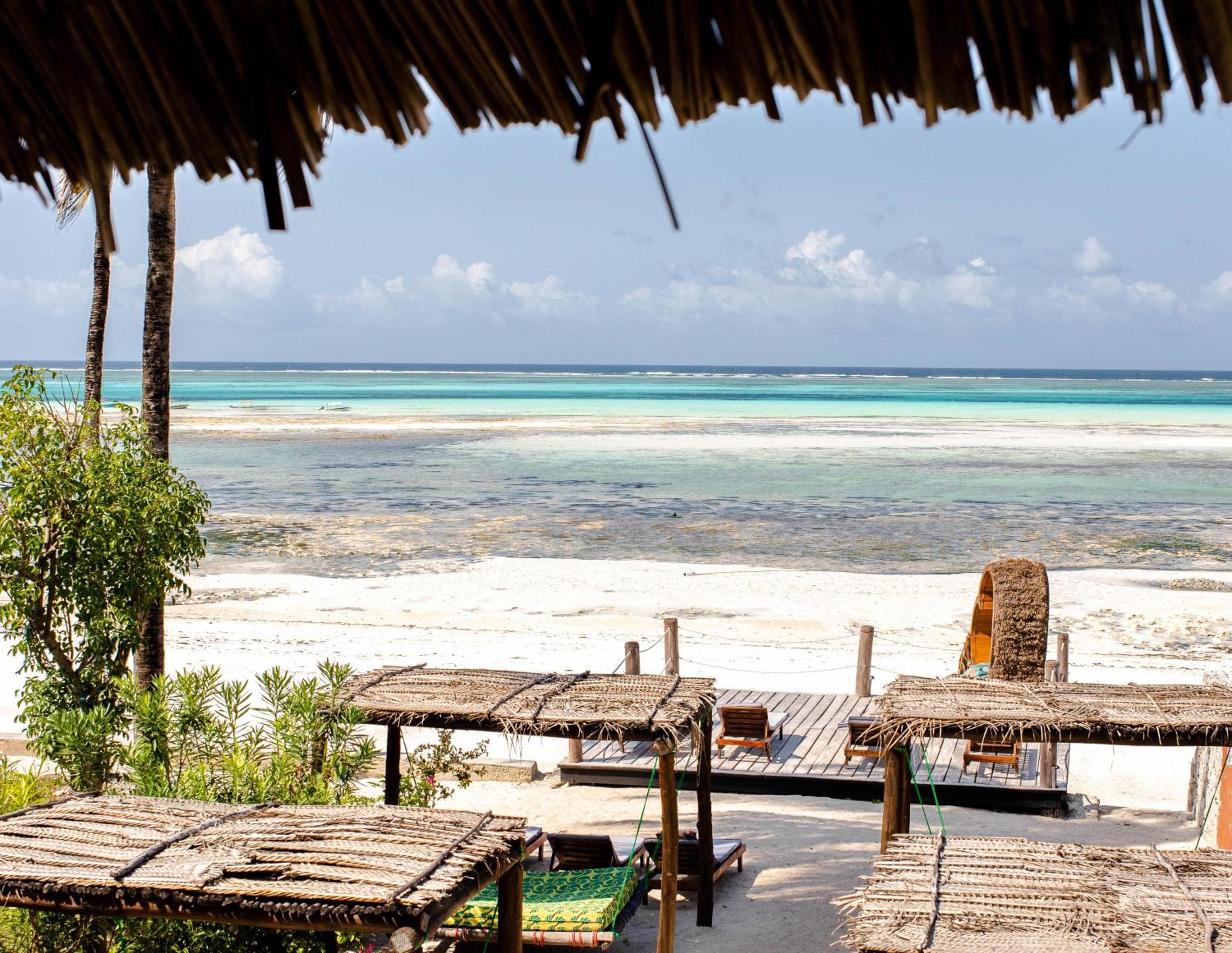 Shanuo Beach Bungalows