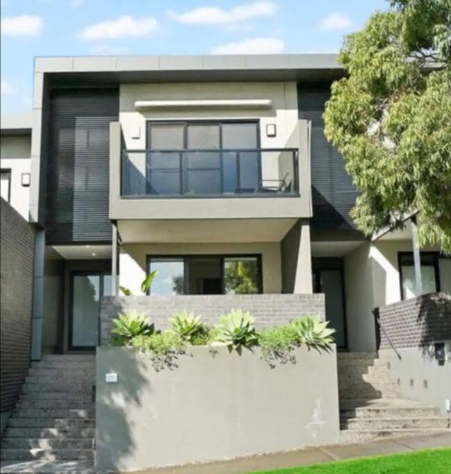 Spacious townhouse