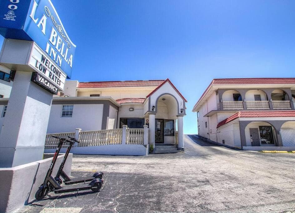 *Beachfront Private Apartment*102*