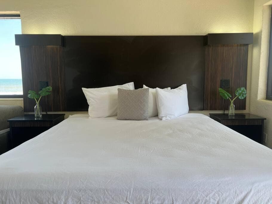 *Shorefront 1kingbed Pvt Studio*107*