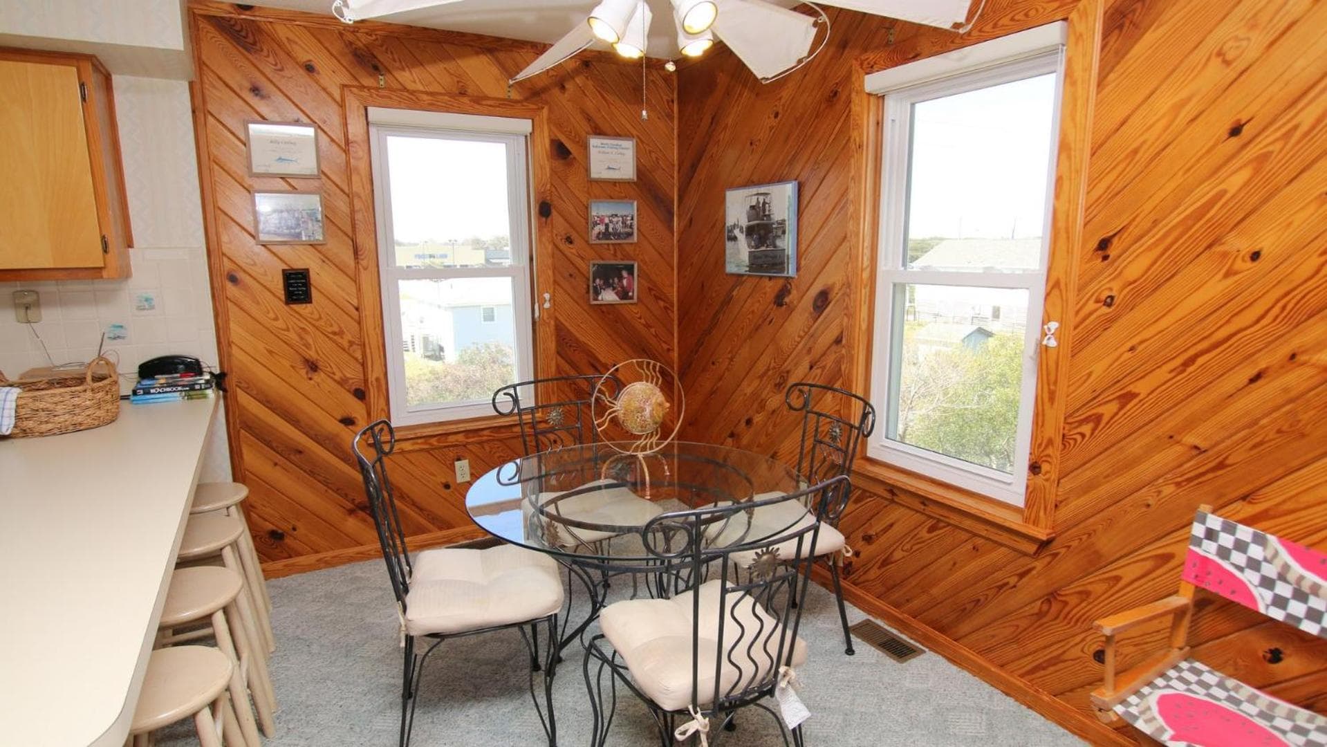 Oceanside, Friday to Friday, Sun Decks, Close to shopping, KD22, Summer Reflections