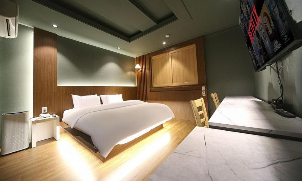 hotel room