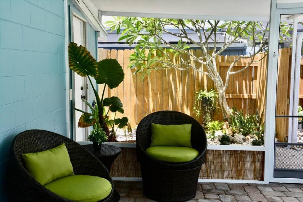 Tropical Retreat Near Beaches, Cruise Terminals