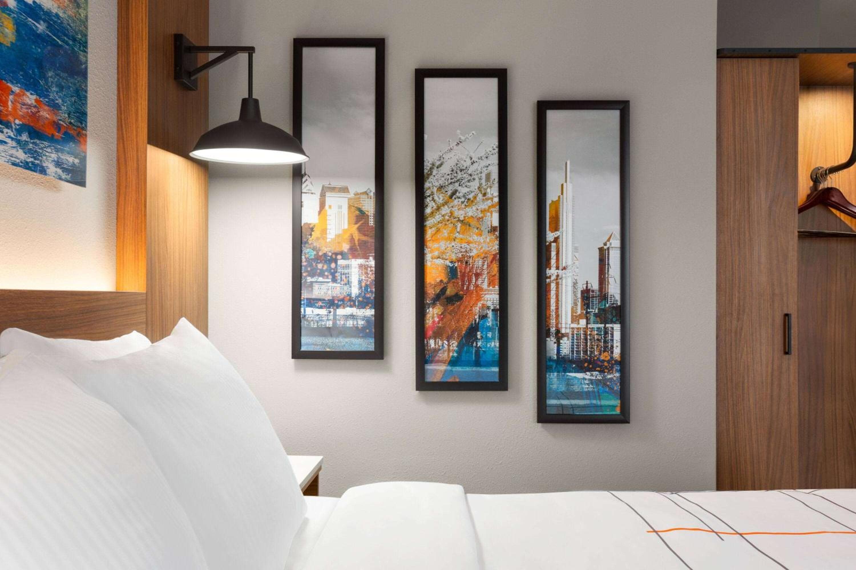 La Quinta Inn & Suites by Wyndham Mount Laurel Moorestown