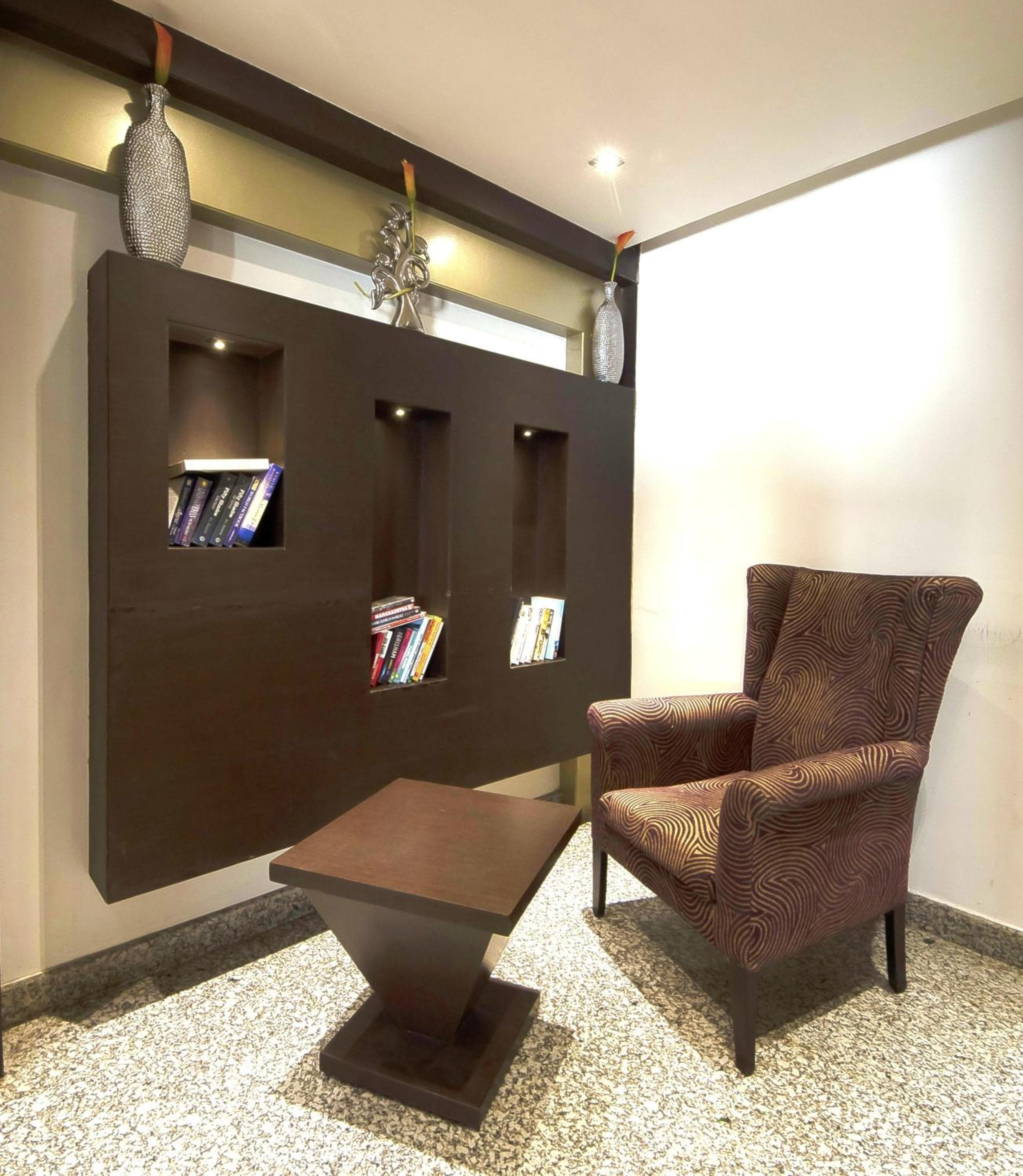 Hotel Raya Inn