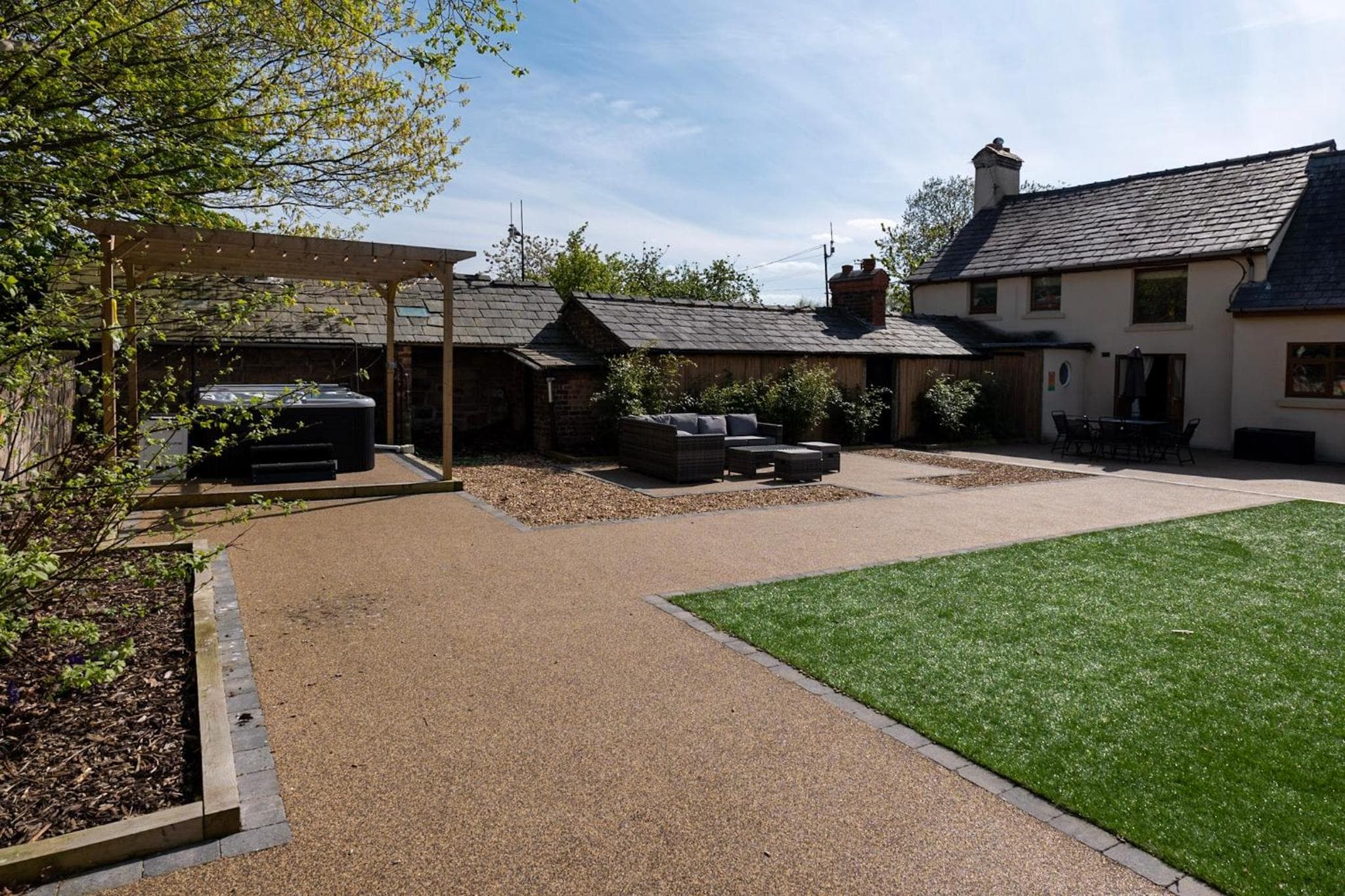 Abbey Farm House - Pet Friendly