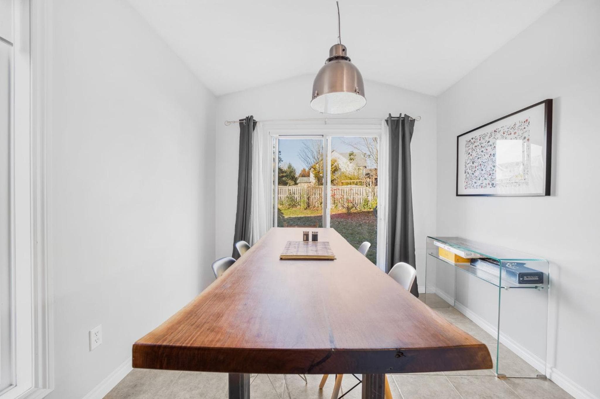 Hanlon Creek Gem Close To U Of G 3 Bedroom
