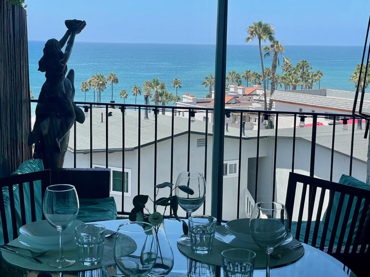 SurfView VR - Best Ocean and Pier View, 5 mins to Beach, Cozy Patio, Pet Friendly
