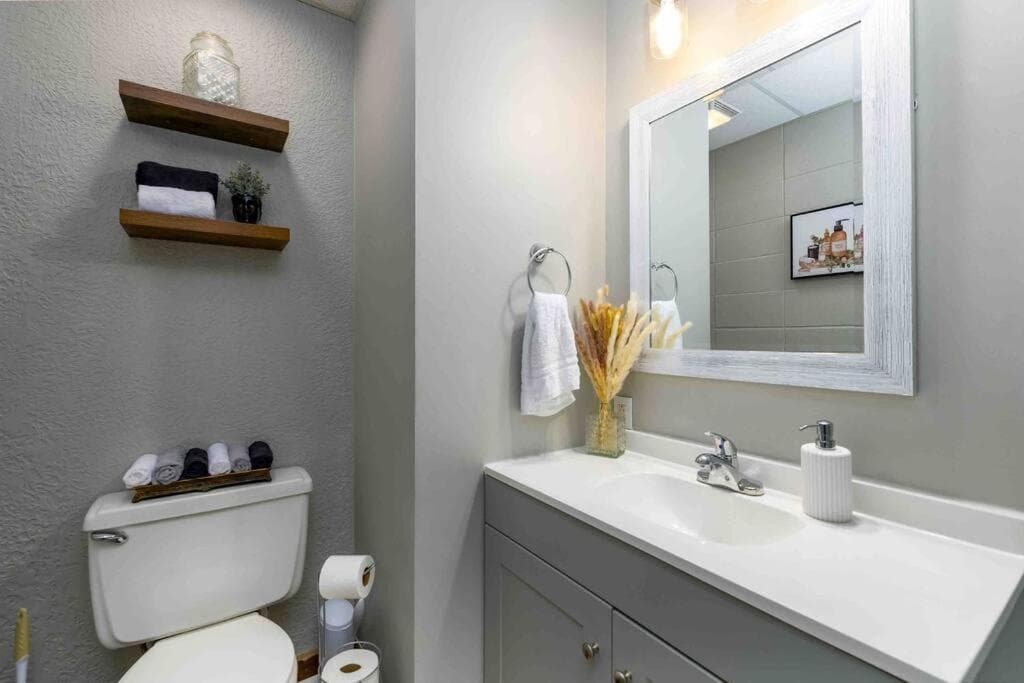 The Downtown ICT Experience 3br w/ Event Space