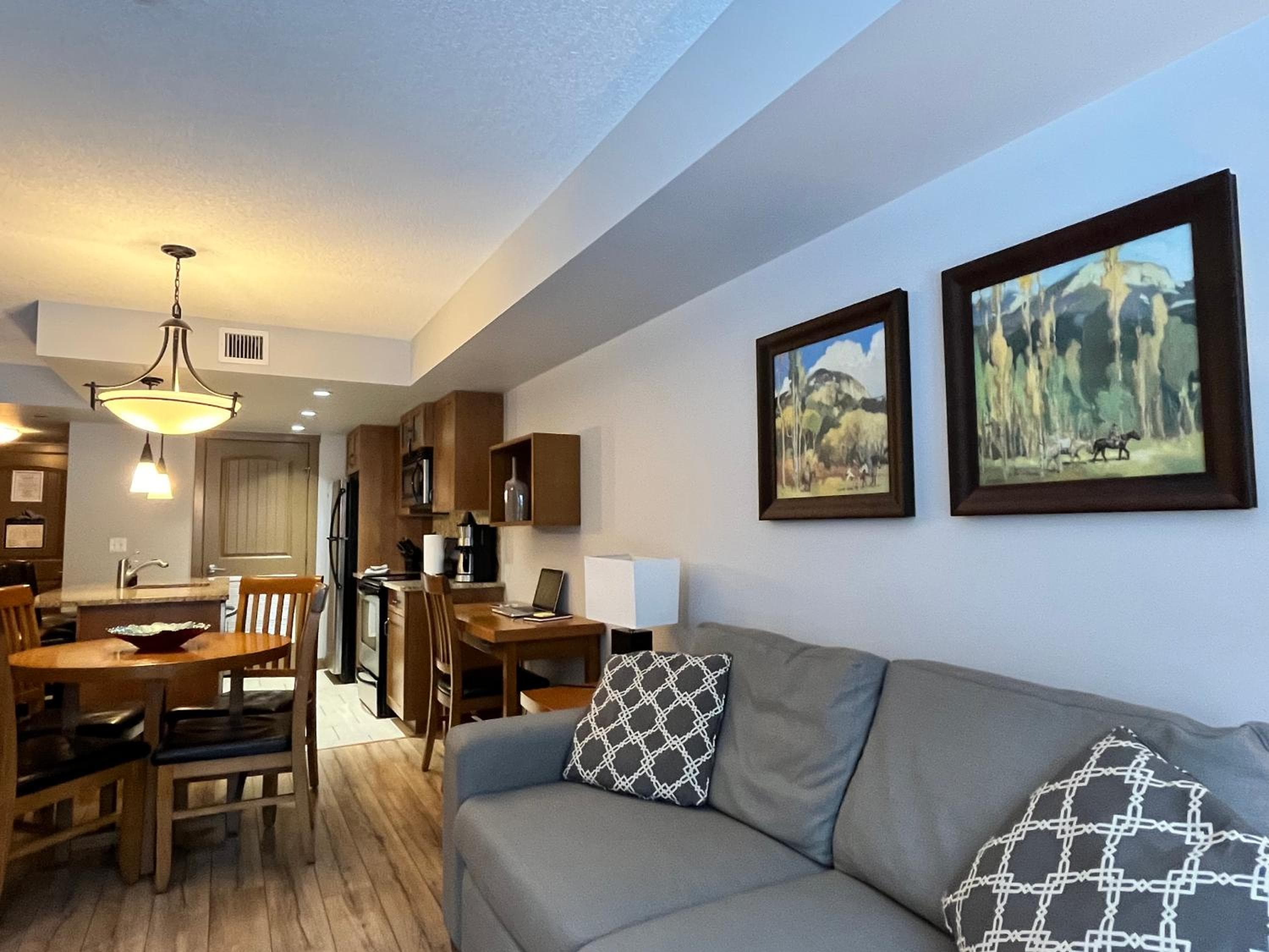 Perfect family 2-bed Condo with hot tub