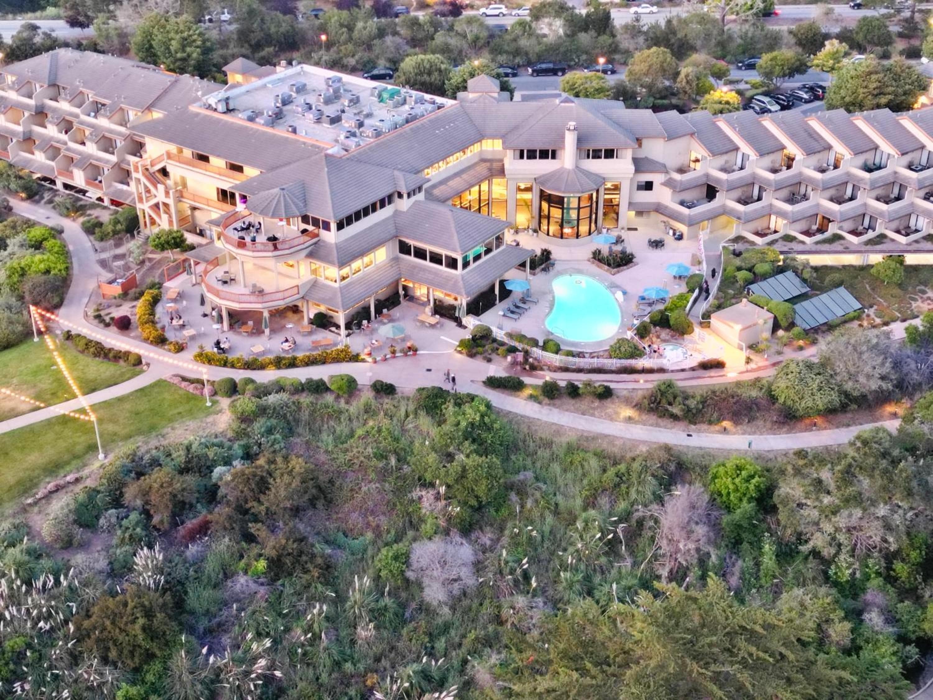 Spectacular Ocean View -Heated Pool and Spa- Seascape