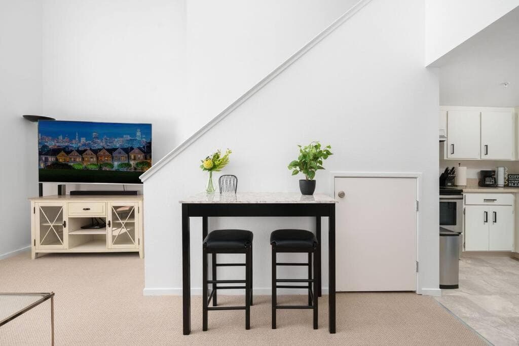 Modern Loft in Mission / Hayes Valley with Parking