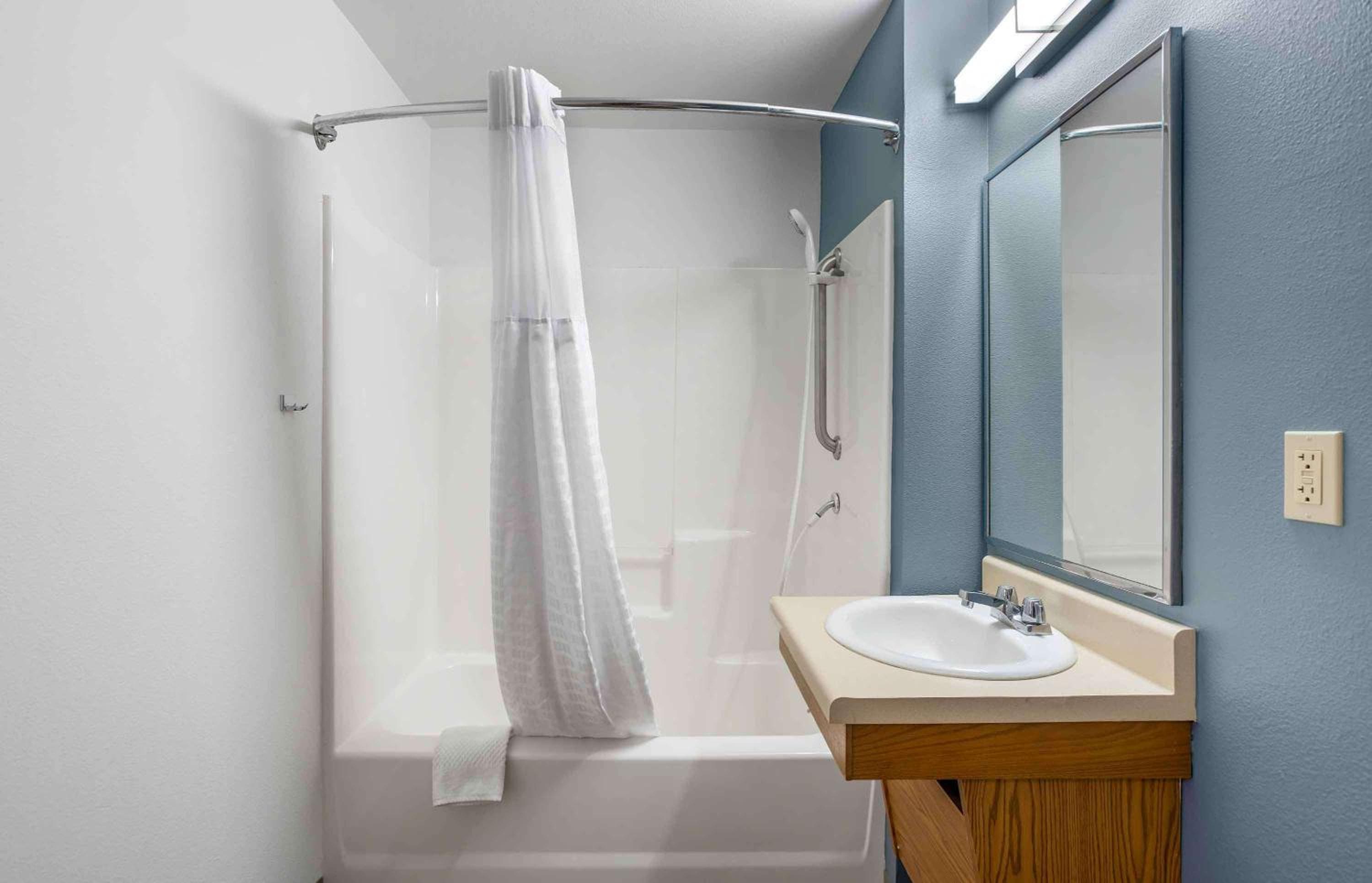 Extended Stay America Select Suites - Lake Worth