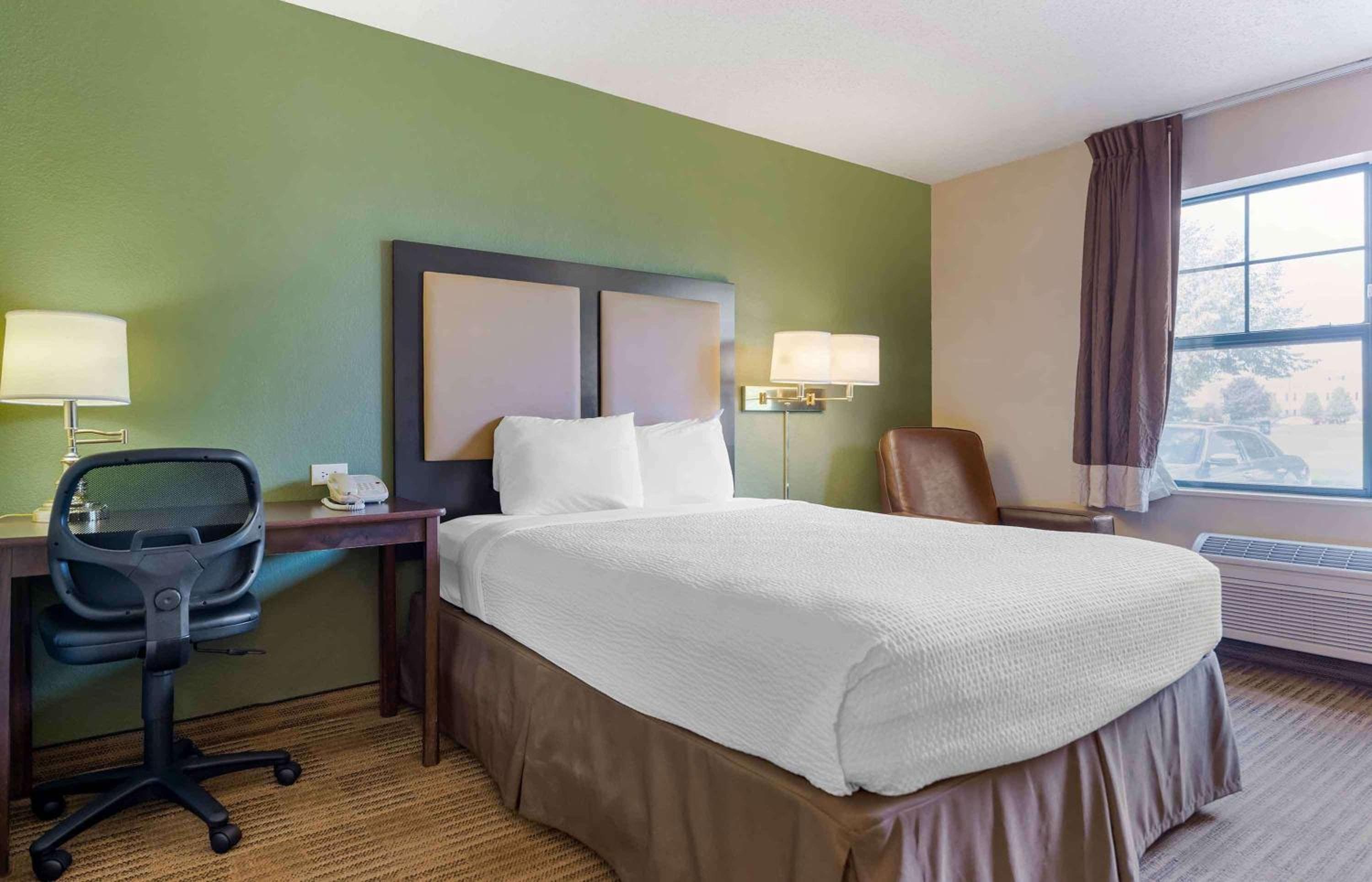 Extended Stay America Select Suites - Chicago - Hanover Park