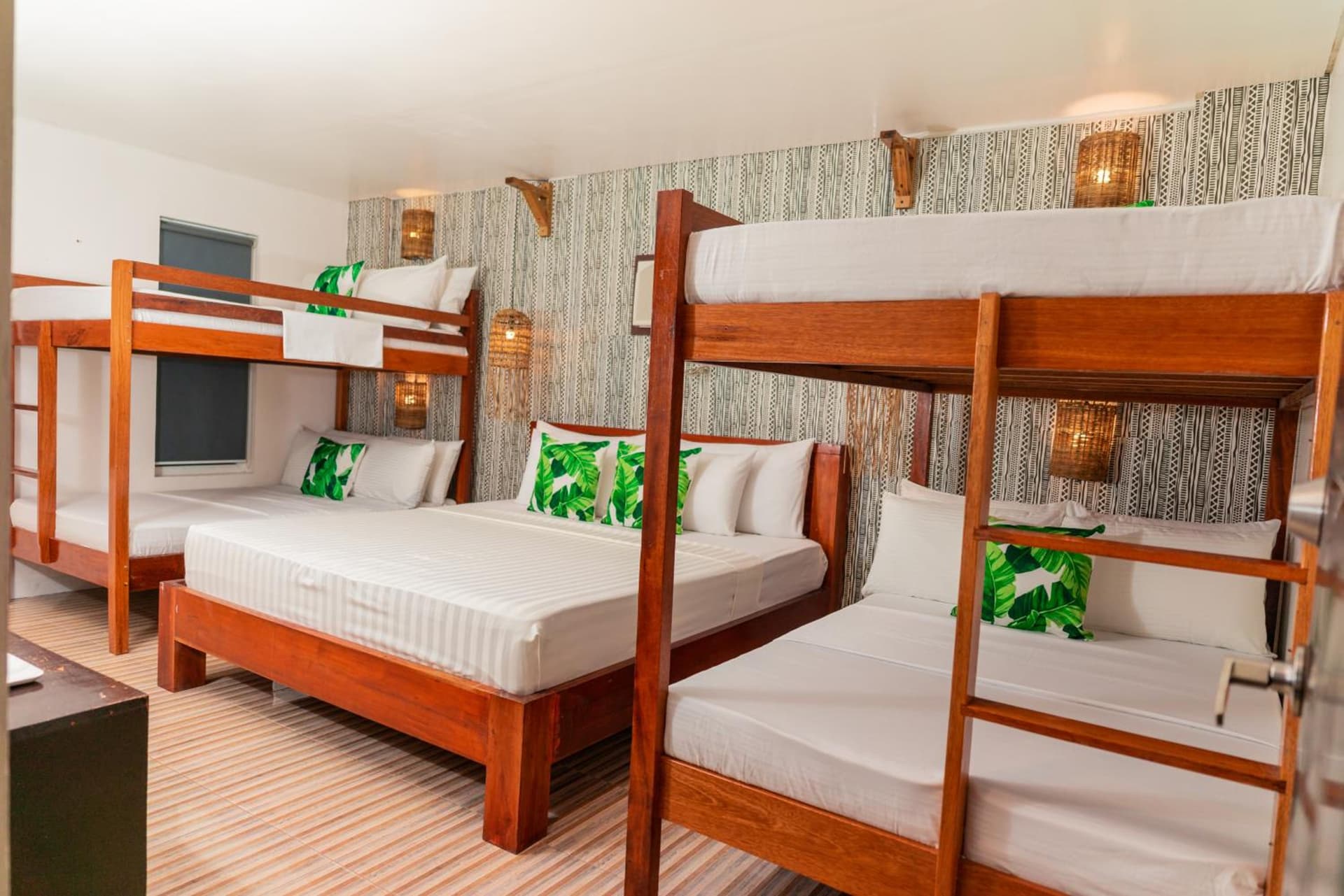 DENGI INN EL NIDO